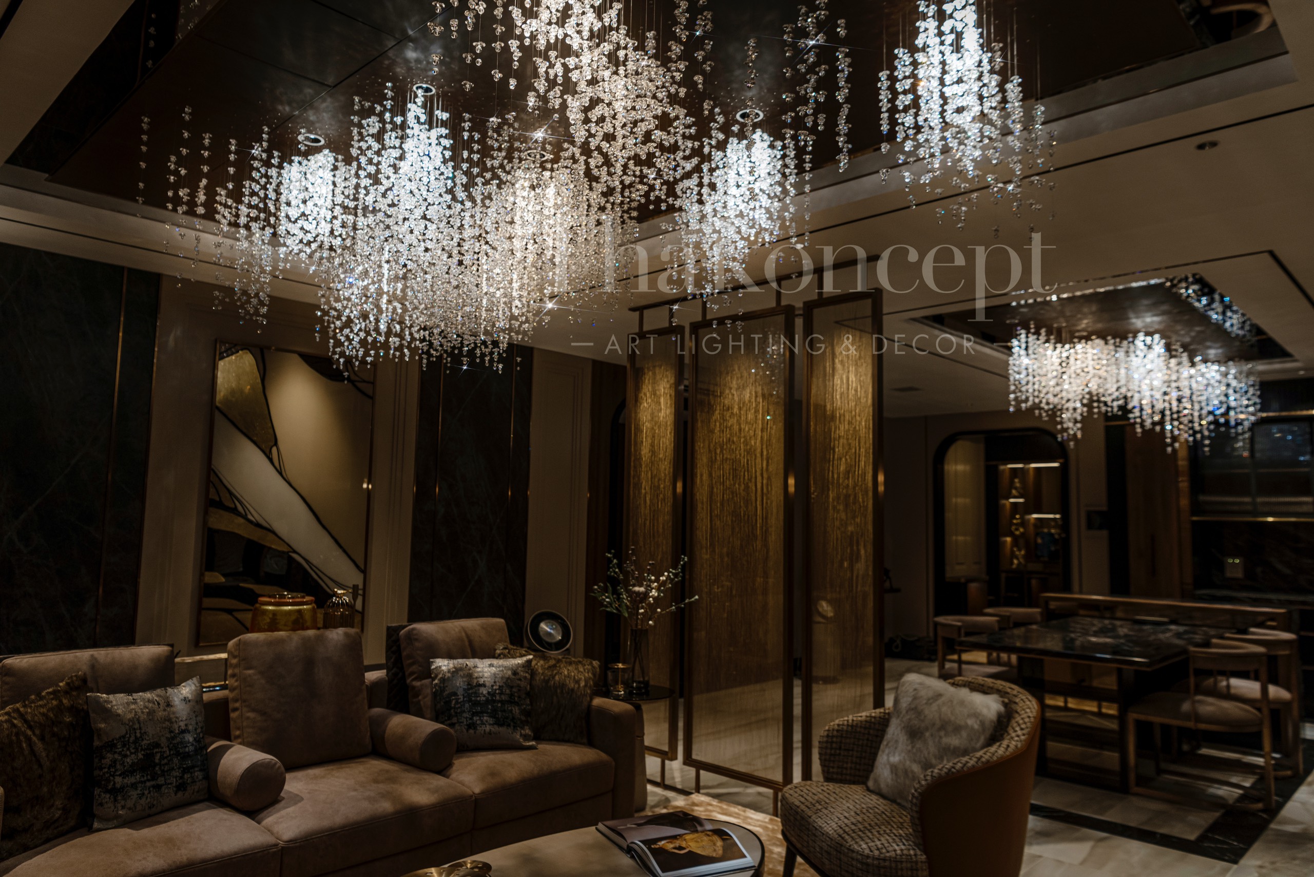 SHOWROOM ĐÈN CHÙM TRANG TRÍ PHÒNG KHÁCH CHẤT LƯỢNG NHẤT TẠI QUẬN 7